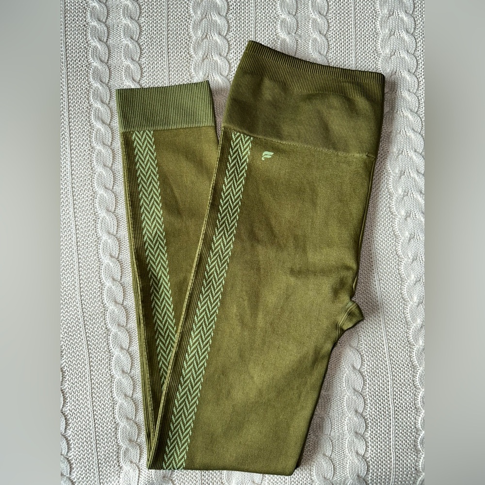 Fabletics Seamless High Waisted Seamless Check Leggings Size Medium Green